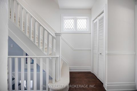 Photo 4 at 11 Avonlea Boulevard, Danforth, Toronto