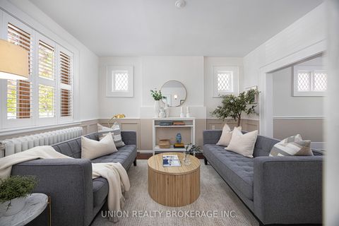 Photo 5 at 11 Avonlea Boulevard, Danforth, Toronto