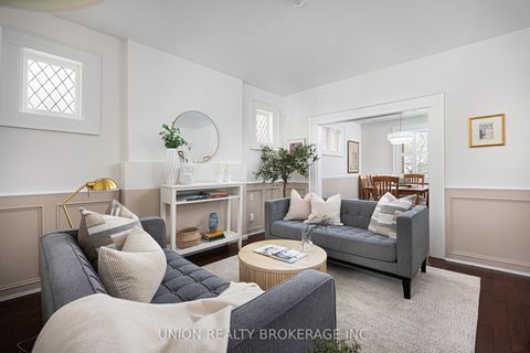 Photo 7 at 11 Avonlea Boulevard, Danforth, Toronto