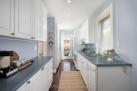 Photo 9 at 11 Avonlea Boulevard, Danforth, Toronto