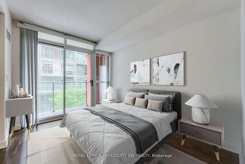 Photo 3 at 302 - 21 Nelson Street, Waterfront Communities C1, Toronto