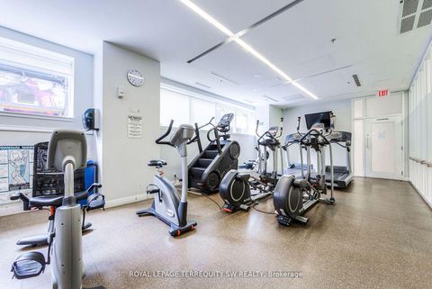 Photo 6 at 302 - 21 Nelson Street, Waterfront Communities C1, Toronto