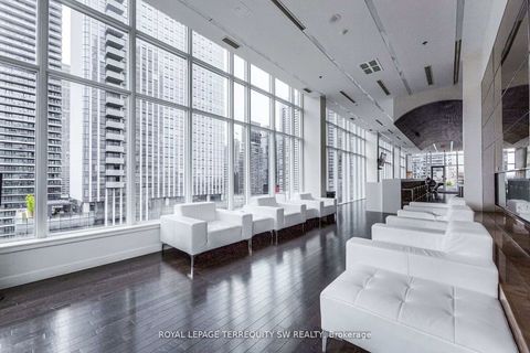 Photo 10 at 302 - 21 Nelson Street, Waterfront Communities C1, Toronto