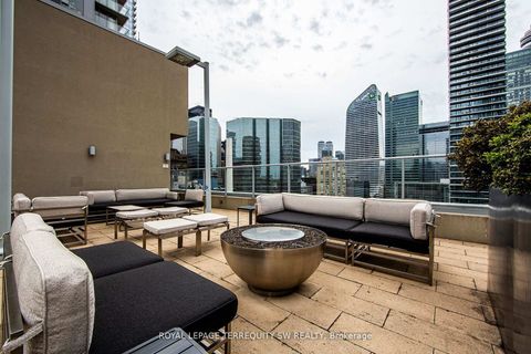 Photo 14 at 302 - 21 Nelson Street, Waterfront Communities C1, Toronto