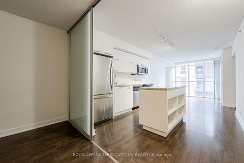 Photo 23 at 302 - 21 Nelson Street, Waterfront Communities C1, Toronto