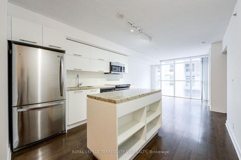 Photo 24 at 302 - 21 Nelson Street, Waterfront Communities C1, Toronto