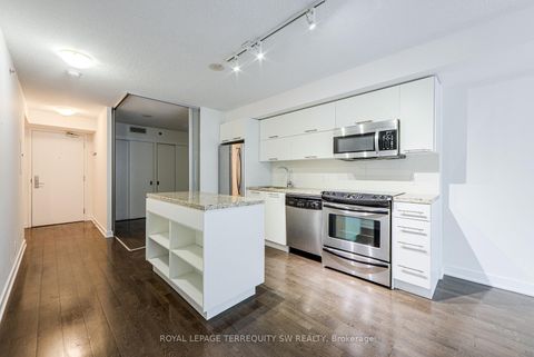 Photo 26 at 302 - 21 Nelson Street, Waterfront Communities C1, Toronto