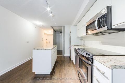 Photo 27 at 302 - 21 Nelson Street, Waterfront Communities C1, Toronto