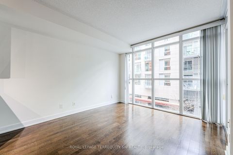 Photo 30 at 302 - 21 Nelson Street, Waterfront Communities C1, Toronto
