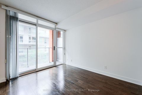 Photo 35 at 302 - 21 Nelson Street, Waterfront Communities C1, Toronto