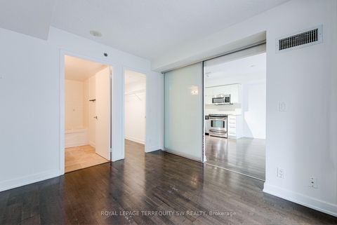 Photo 37 at 302 - 21 Nelson Street, Waterfront Communities C1, Toronto