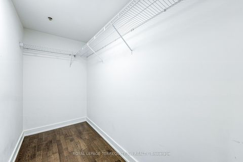 Photo 39 at 302 - 21 Nelson Street, Waterfront Communities C1, Toronto