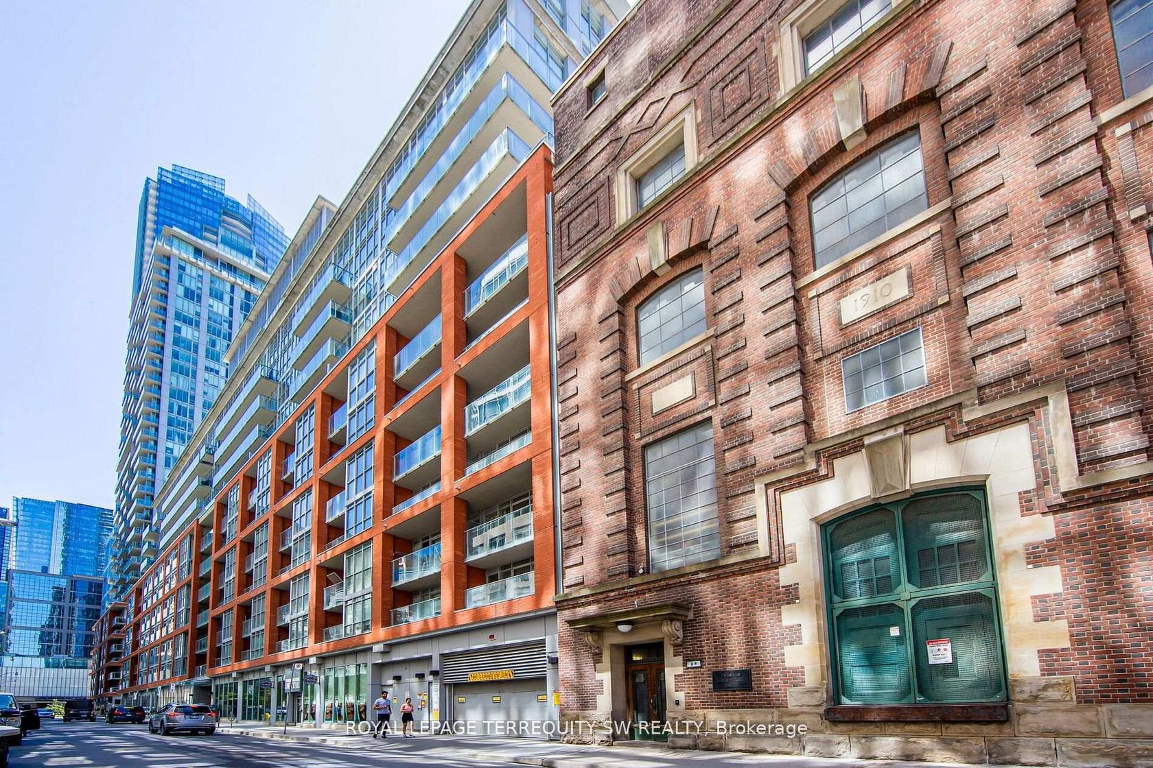 302 - 21 Nelson Street, Waterfront Communities C1, Toronto 