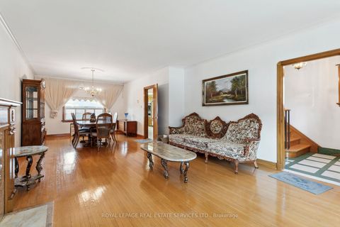 Photo 10 at 28 Cornelius Parkway, Maple Leaf, Toronto