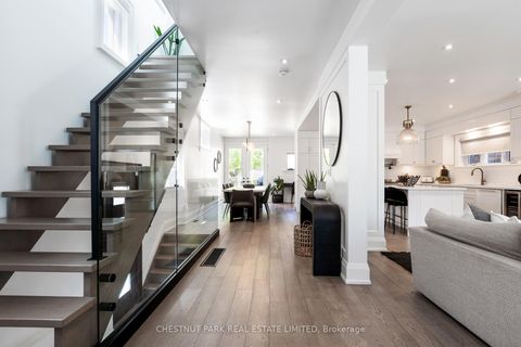 Photo 3 at 15 Edgewood Avenue, Woodbine Corridor, Toronto