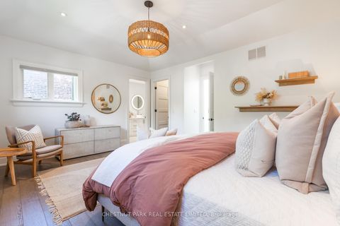 Photo 16 at 15 Edgewood Avenue, Woodbine Corridor, Toronto