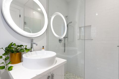 Photo 26 at 15 Edgewood Avenue, Woodbine Corridor, Toronto
