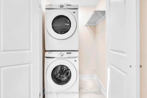 Photo 10 at 33 Landour Avenue, Eglinton West, Toronto