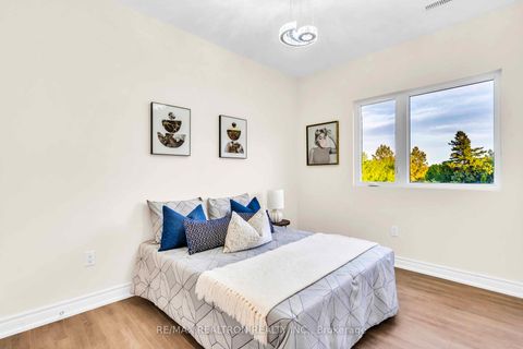 Photo 22 at 33 Landour Avenue, Eglinton West, Toronto