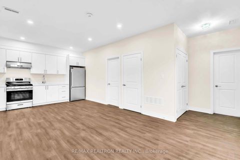 Photo 26 at 33 Landour Avenue, Eglinton West, Toronto