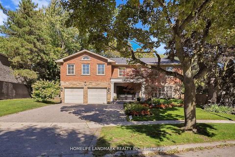 Photo 0 at 30 Bobwhite Crescent, Windfields, Toronto