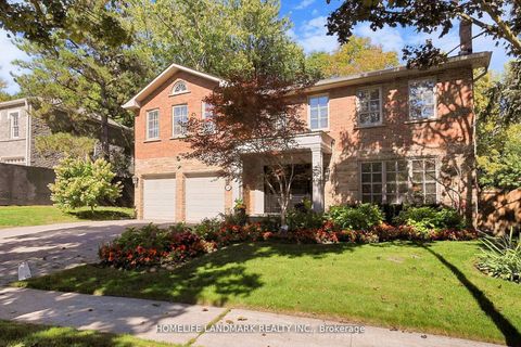 Photo 1 at 30 Bobwhite Crescent, Windfields, Toronto