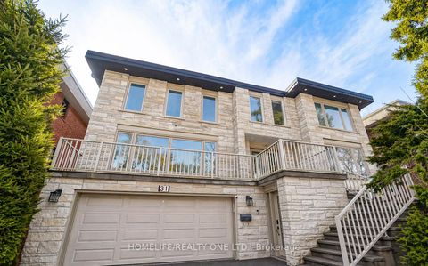 Photo 1 at 31 Bearwood Drive, Humber Valley, Toronto
