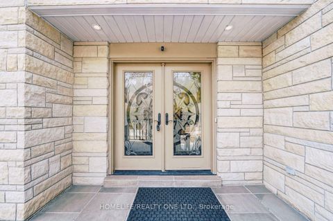 Photo 4 at 31 Bearwood Drive, Humber Valley, Toronto