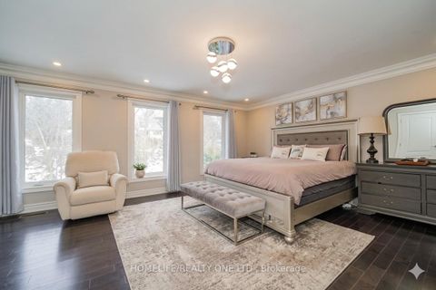 Photo 16 at 31 Bearwood Drive, Humber Valley, Toronto
