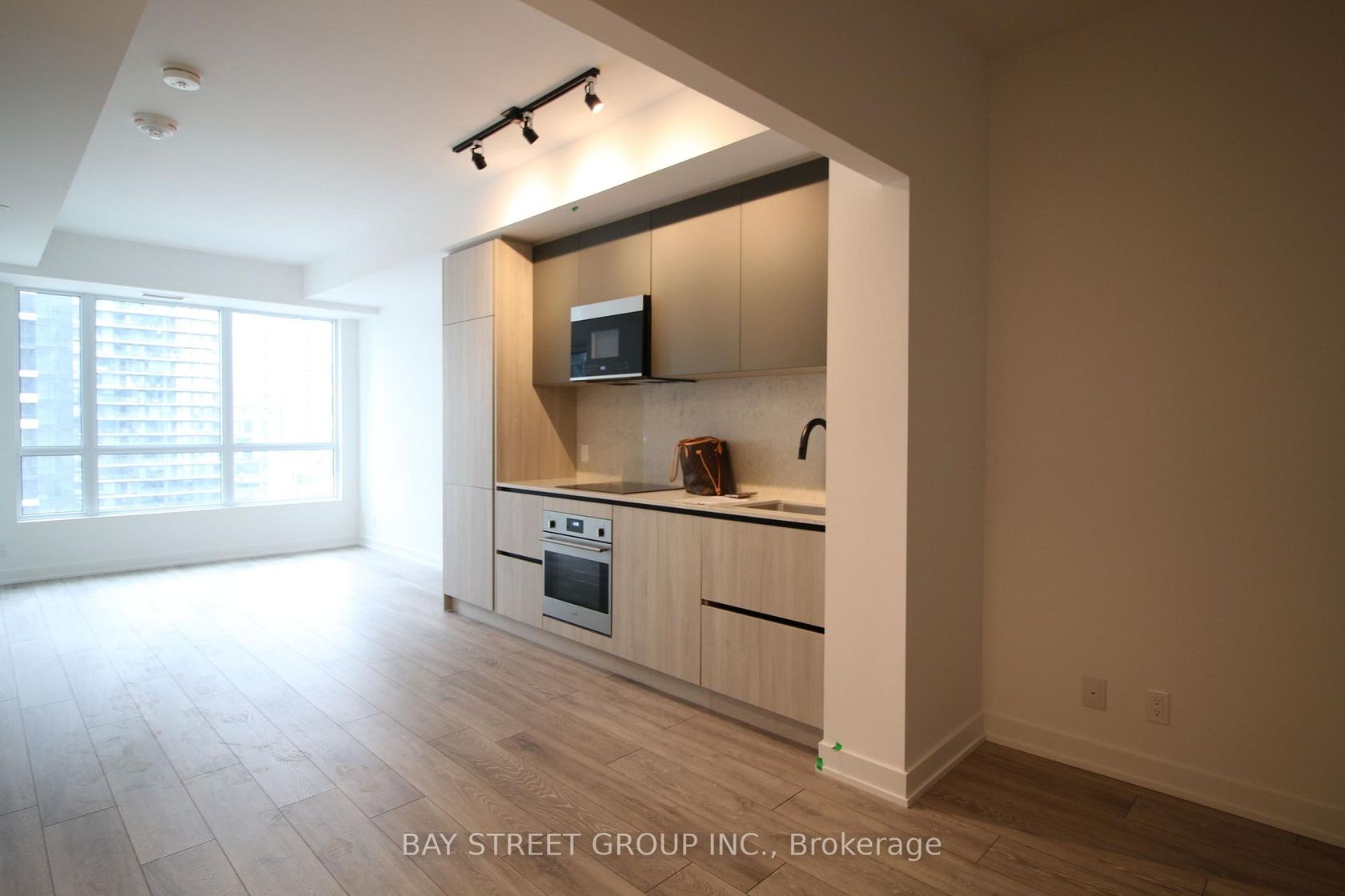 1703 - 108 Peter Street, Waterfront Communities C1, Toronto 