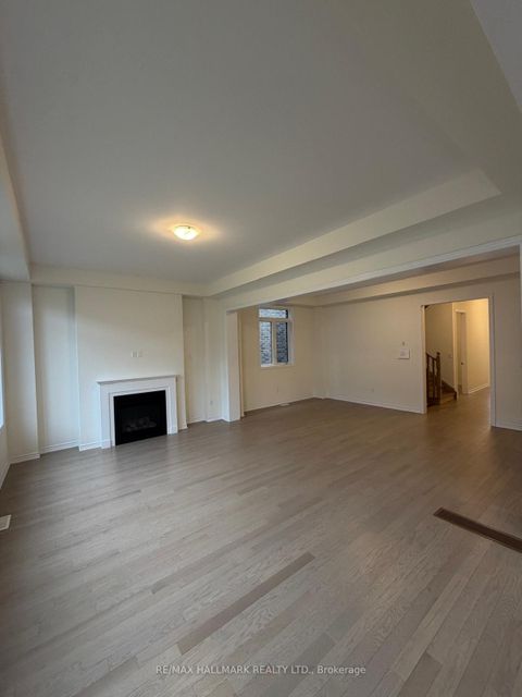 Photo 4 at 112 Weslock Crescent, Bayview Northeast, Aurora