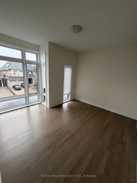 Photo 12 at 112 Weslock Crescent, Bayview Northeast, Aurora