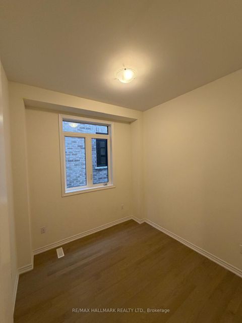 Photo 16 at 112 Weslock Crescent, Bayview Northeast, Aurora