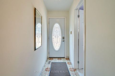 Photo 11 at 17 Altair Avenue, L'Amoreaux, Toronto