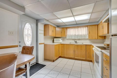 Photo 19 at 17 Altair Avenue, L'Amoreaux, Toronto