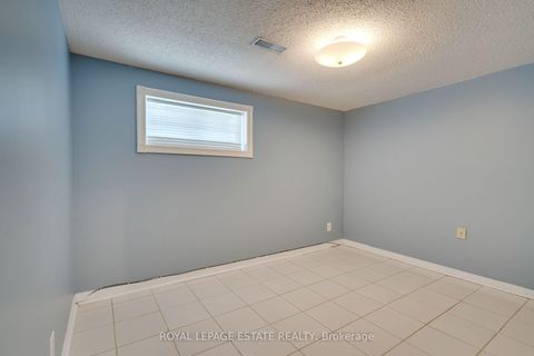 Photo 20 at 17 Altair Avenue, L'Amoreaux, Toronto