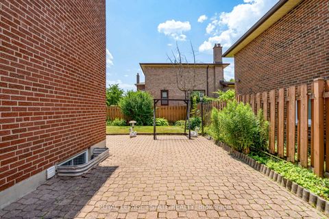 Photo 23 at 17 Altair Avenue, L'Amoreaux, Toronto