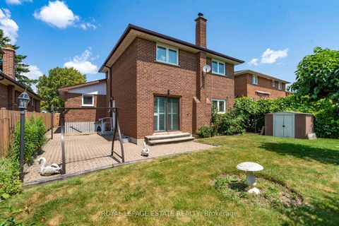 Photo 24 at 17 Altair Avenue, L'Amoreaux, Toronto