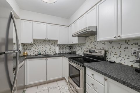 Photo 7 at 215 - 28 Empress Avenue, Willowdale East, Toronto