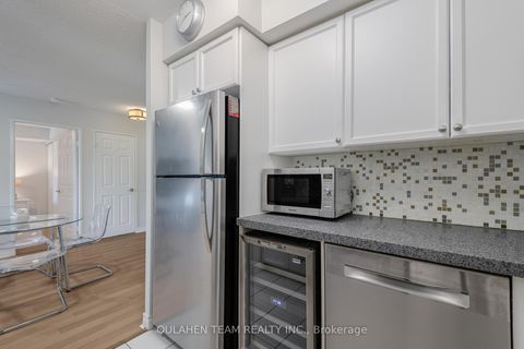 Photo 9 at 215 - 28 Empress Avenue, Willowdale East, Toronto