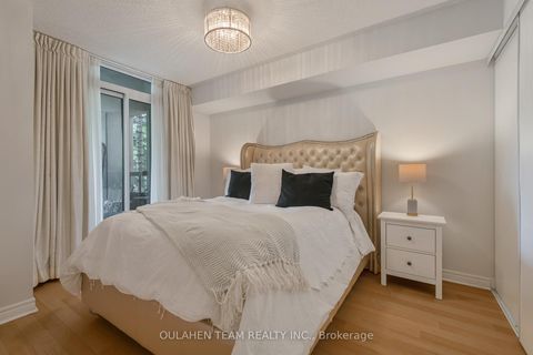 Photo 10 at 215 - 28 Empress Avenue, Willowdale East, Toronto