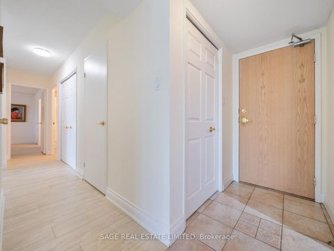 Photo 7 at 213E - 30 Fashion Roseway, Willowdale East, Toronto