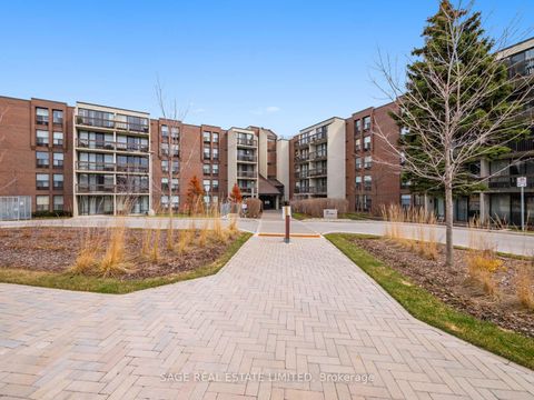 Photo 23 at 213E - 30 Fashion Roseway, Willowdale East, Toronto