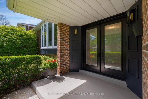 Photo 4 at 15 Crossbow Crescent, Pleasant View, Toronto