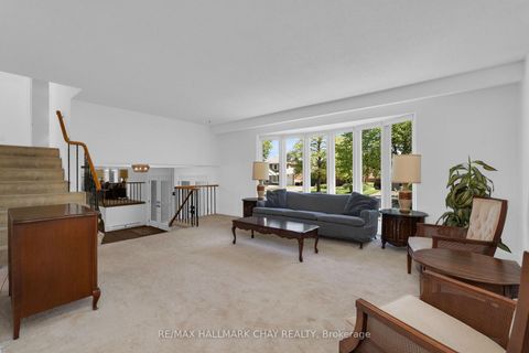 Photo 8 at 15 Crossbow Crescent, Pleasant View, Toronto