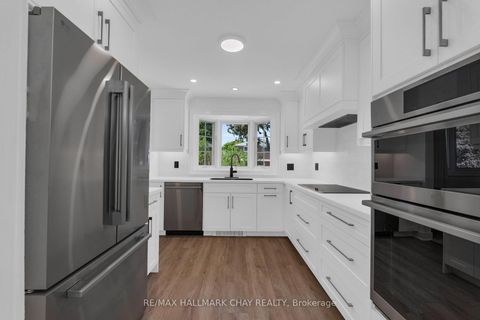 Photo 11 at 15 Crossbow Crescent, Pleasant View, Toronto