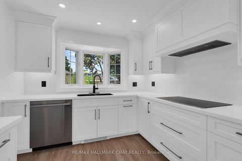 Photo 13 at 15 Crossbow Crescent, Pleasant View, Toronto
