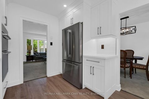 Photo 14 at 15 Crossbow Crescent, Pleasant View, Toronto