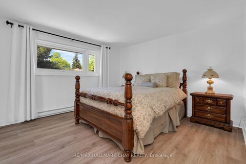 Photo 17 at 15 Crossbow Crescent, Pleasant View, Toronto