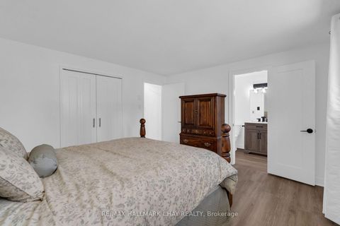 Photo 18 at 15 Crossbow Crescent, Pleasant View, Toronto